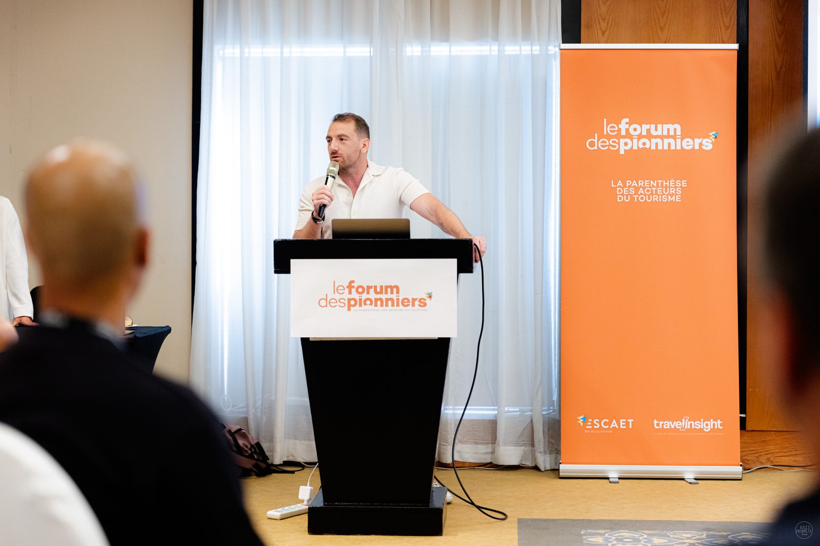Conférence plénière du Forum des Pionniers devant les dirigeants du tourisme